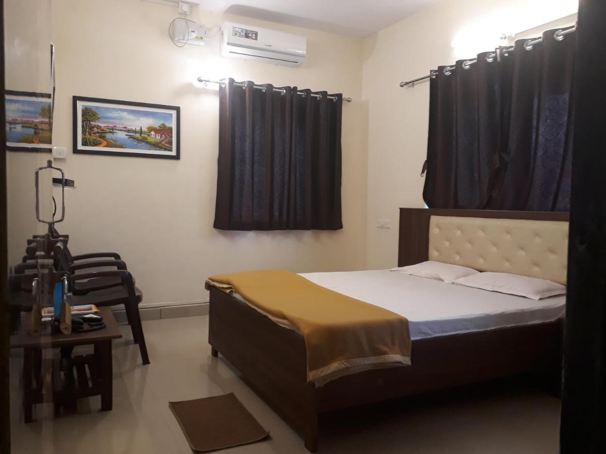 Maharaja Family Guest House Lonavala Ngoại thất bức ảnh