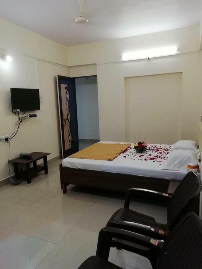 Maharaja Family Guest House Lonavala Ngoại thất bức ảnh