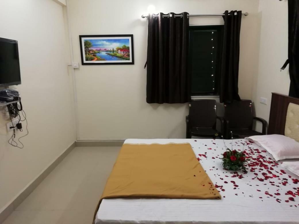 Maharaja Family Guest House Lonavala Ngoại thất bức ảnh